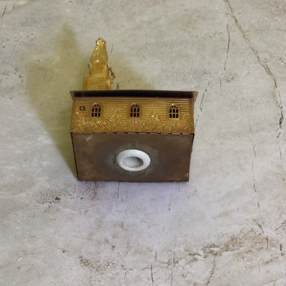 Antique gold church Christmas ornament - Picture 5 of 10